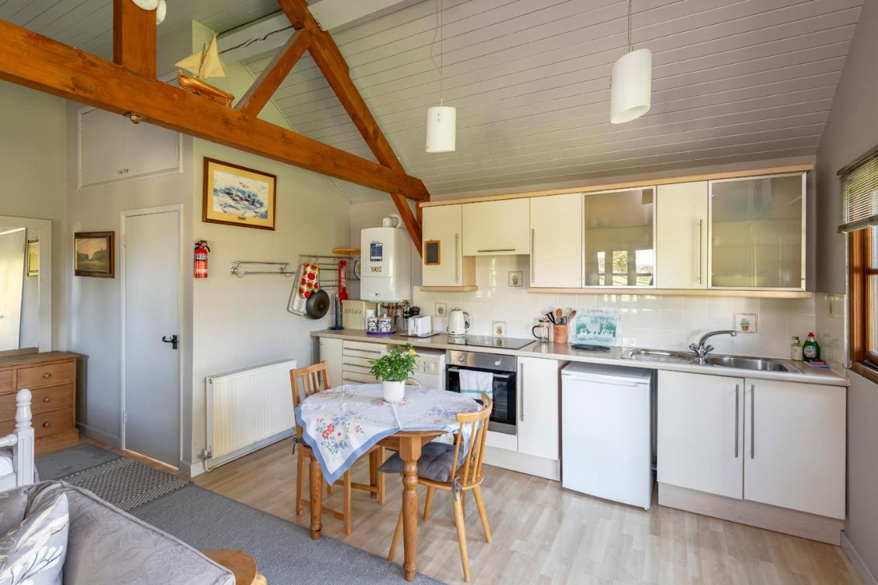 Beautiful Cottage With Stunning Views In Box Box  Eksteriør bilde